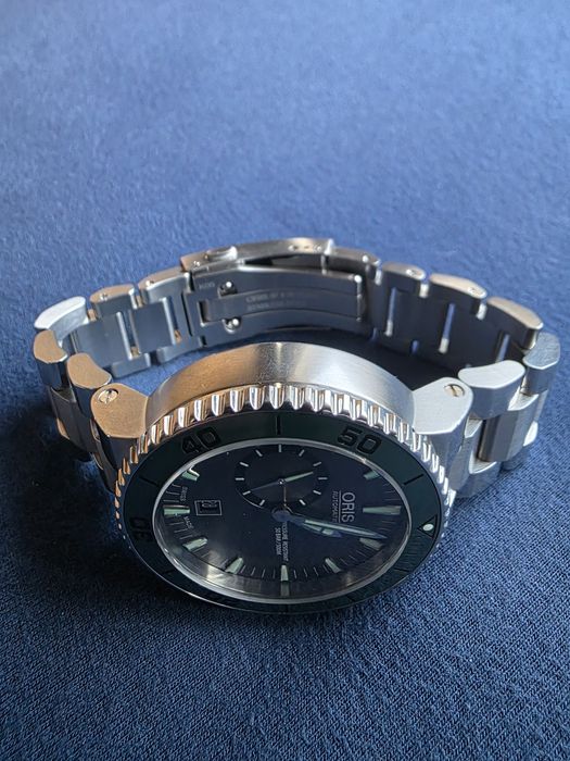 Zegarek Oris Aquis Small Second Date