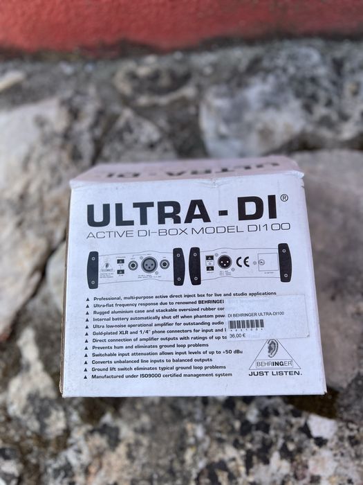 Vendo  Behringer Ultra-DI DI100, uma caixa de injeção ativa bastante conhecida para uso em palco e estúdio.