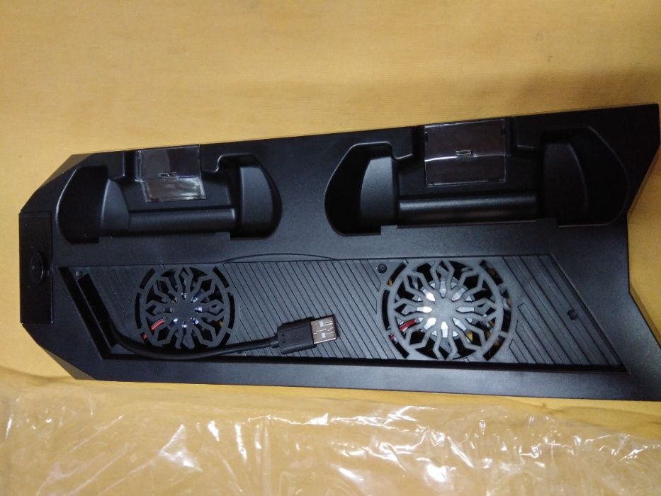 PS4 Charging Cooling Bracket (New in Box)64551388625027123