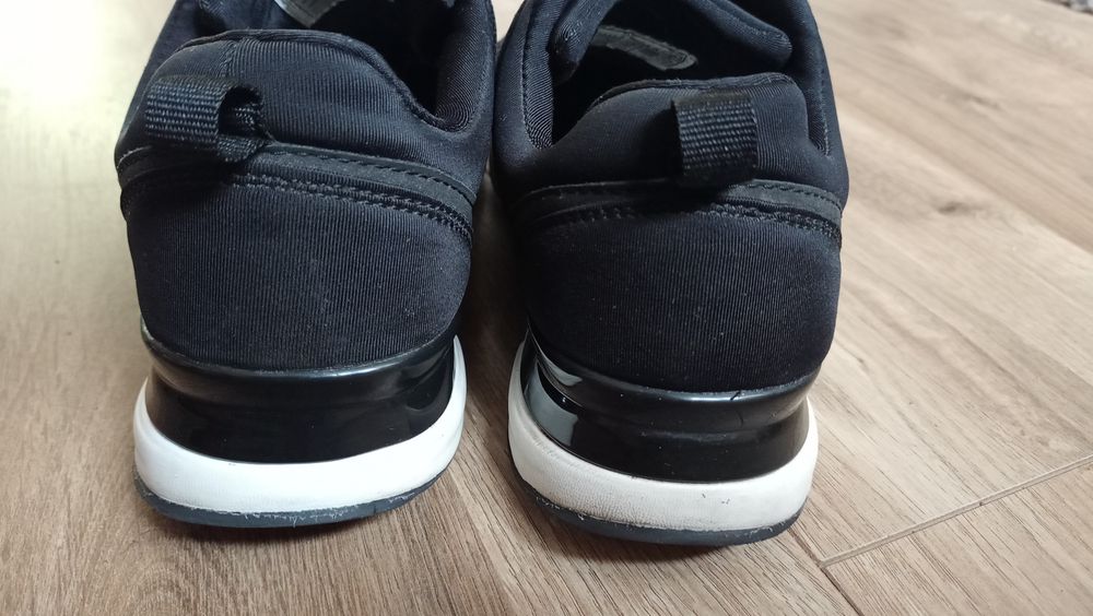 Buty sportowe sneakersy