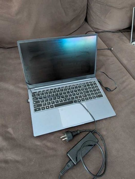 Computador Portátil i9 8950HK CPU @2.90Ghz