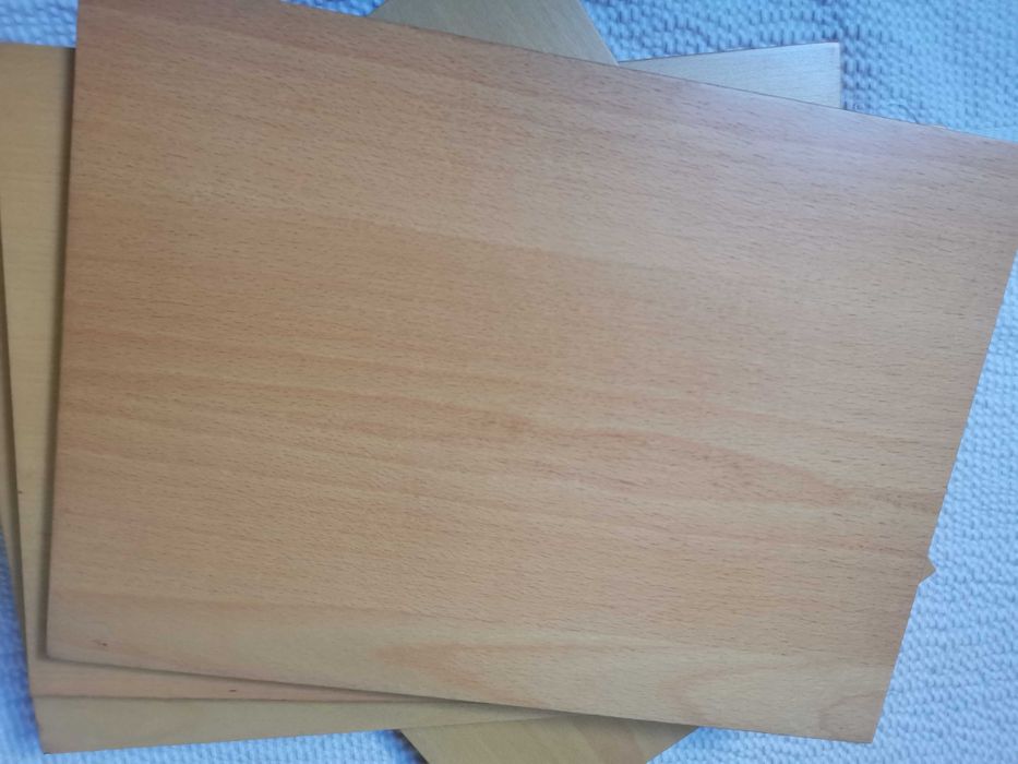 Prateleiras de madeira novad