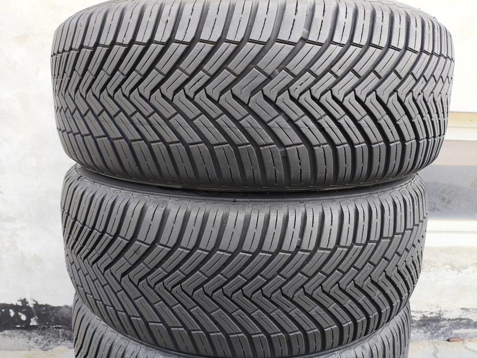 215/55/17 Continental Allseason Contact KOMPLET