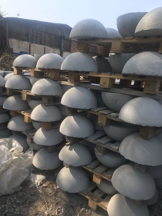 Полусферы бетонные ,столбики антипарковочные