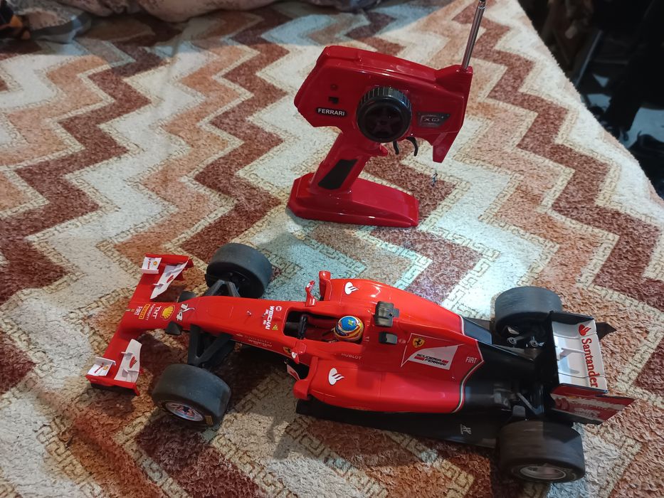 Радіокерована модель Ferrari F14-T,масштаб 1:12.
