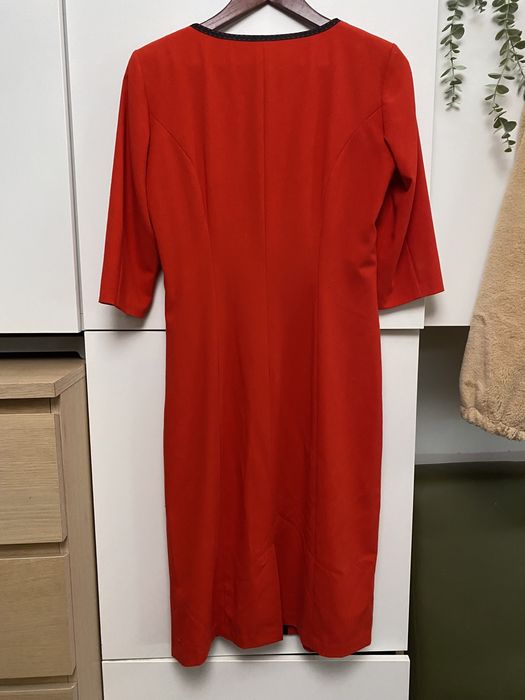 Pima r 38 piekna czerwona sukienka z ozdobnymi paskami