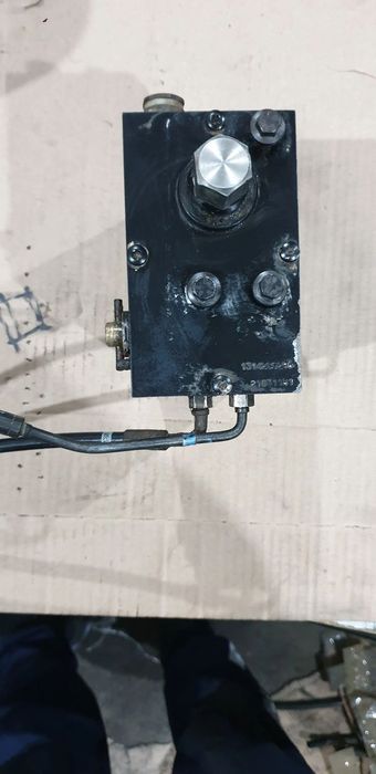 Pompka Podnoszenia Kabiny Volvo Fh12 21831181