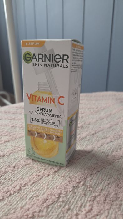 Garnier Vitamin C Serum na Przebarwienia z Witaminą C, Niacynamidem i Kwasem Salicylowym