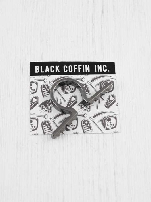 pierścionek czarny ćwieki punk rock hardcore optyczny alternative BC31