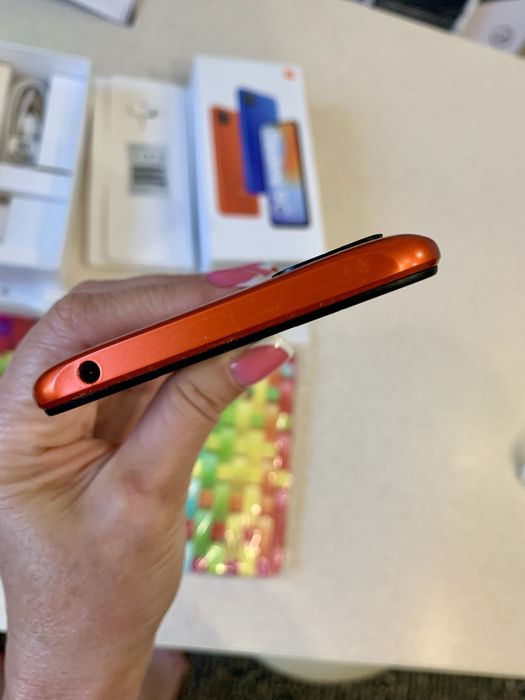 Xiaomi Redmi 9C 32 ГБ / 2 ГБ / NFC/ + чохли в подарунок!!!