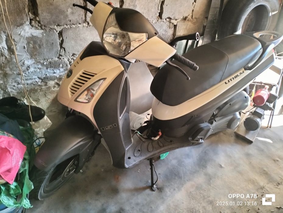 Продам Скутер Honda sh 150