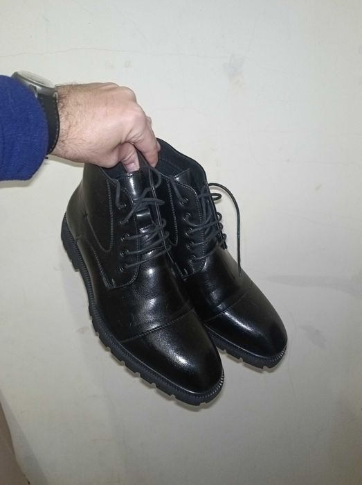 Botas Pretas Simples