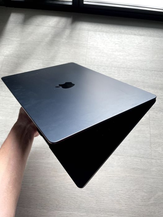 MacBook Air 15' m3 Midnight