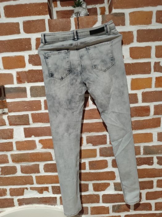 Szare marmurkowe Stradivariusy