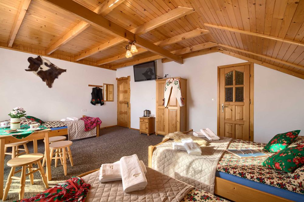 CHAŁUPA GÓROLA-Agroturys.u rolnika z tradycją i pasją wśród zwierząt