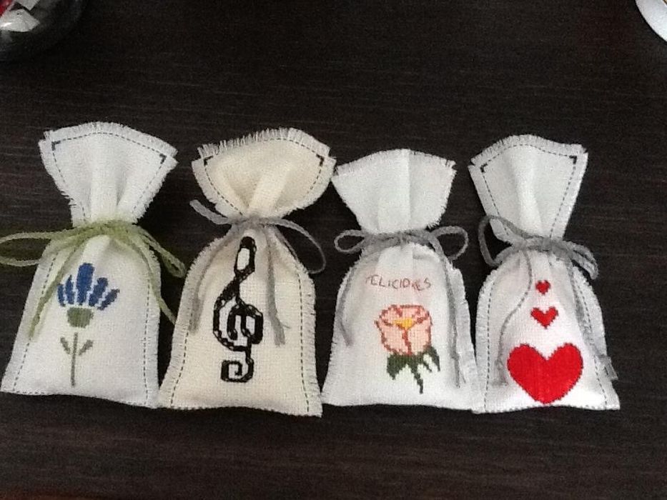 Sacos para sabonete perfumado bordado