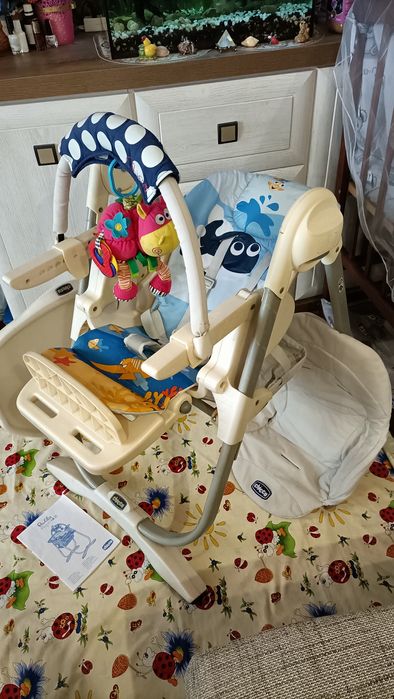 Продам стул для кормления Chicco Polly 3 в 1, с дугой для игрушек.