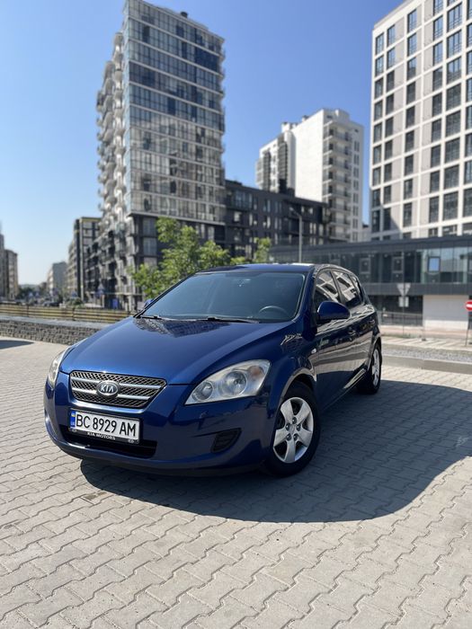 Kia Ceed 1.4 газ/бенз