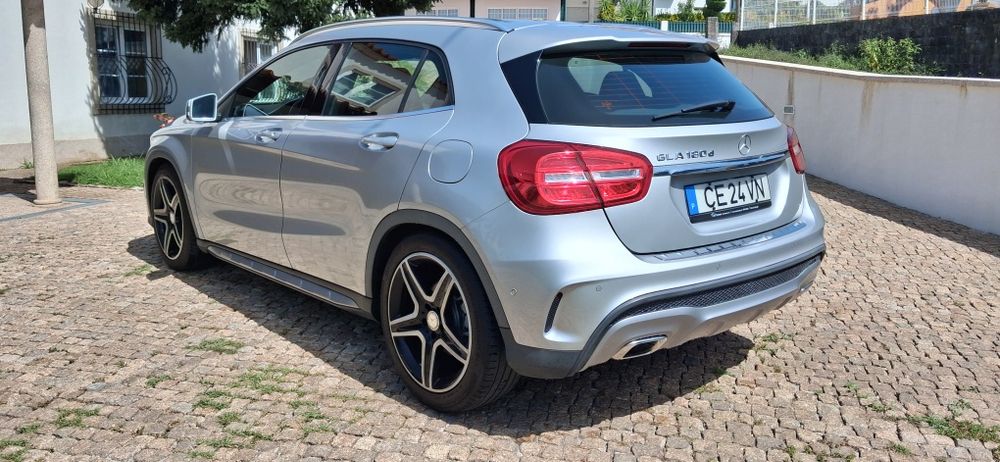 Mercedes GLA180d AMG Line — photo 4
