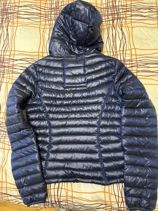 Жіноча куртка Guess розмір S