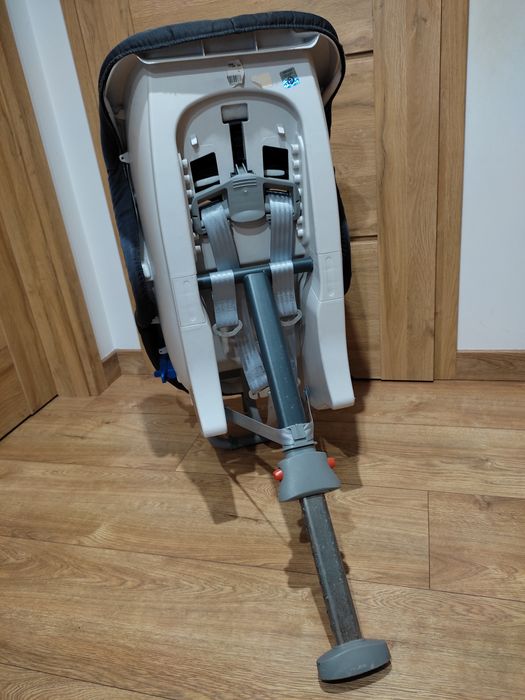 Fotelik  montowany tyłem Britax Romer