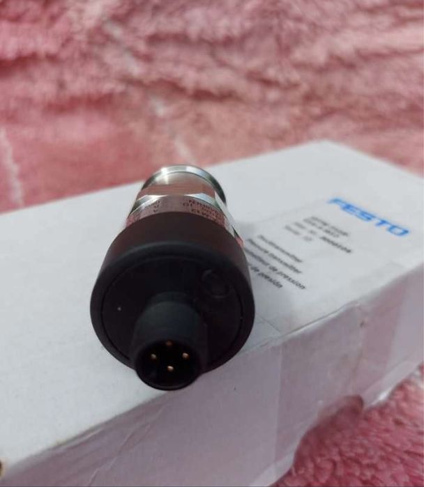 Датчик давления SPTW-P10R-G14-A-M12 Festo
