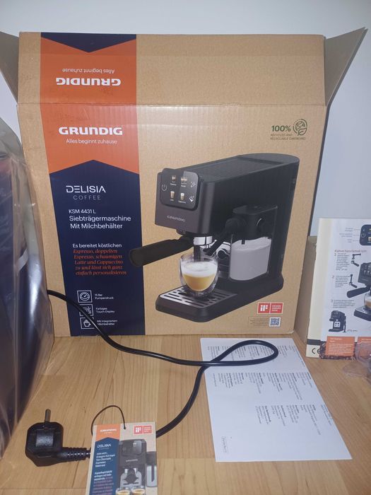 Кавомашина Grundig KSM 4431 L Latte macchiato капучино молочник стакан