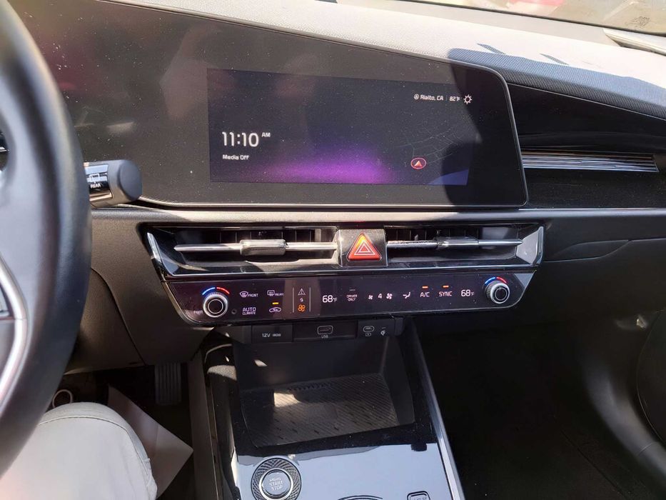Kia Niro EX Hybrid      2023