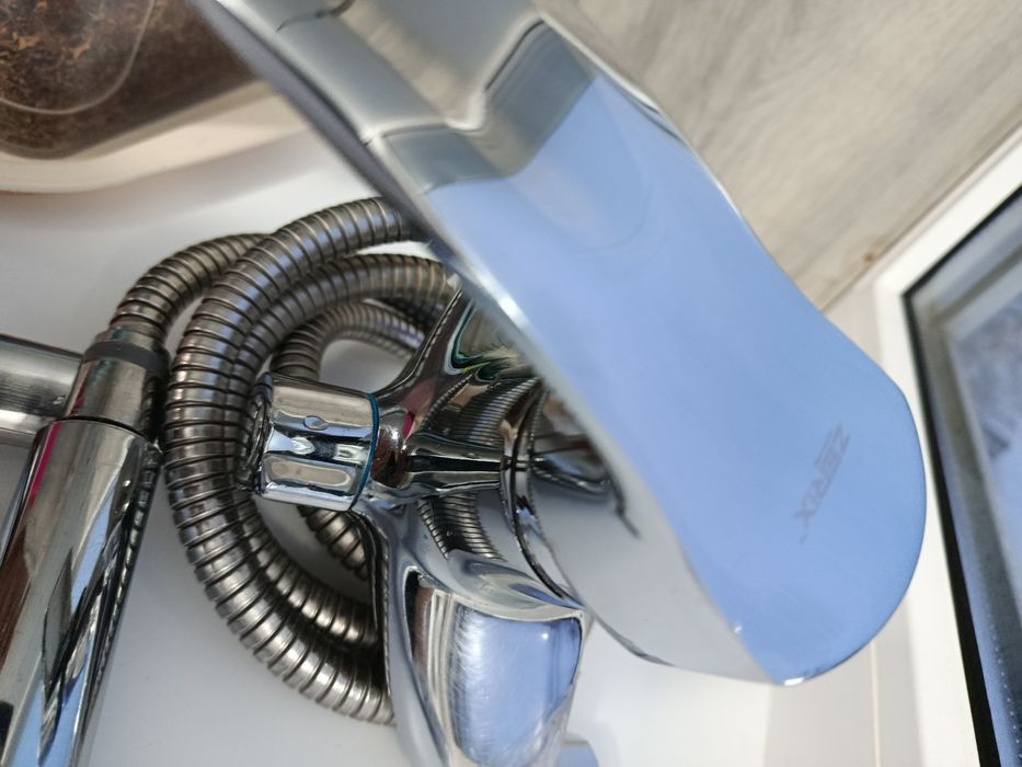 Смеситель для ванны