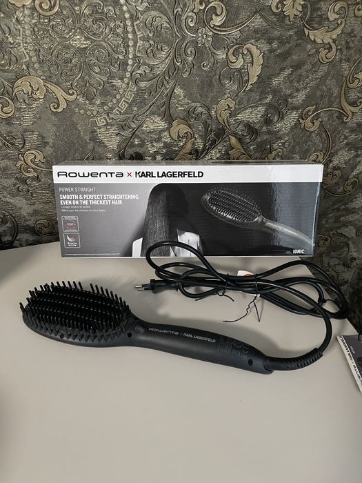 Електро гребінець Rowenta x KARL LAGERFELD