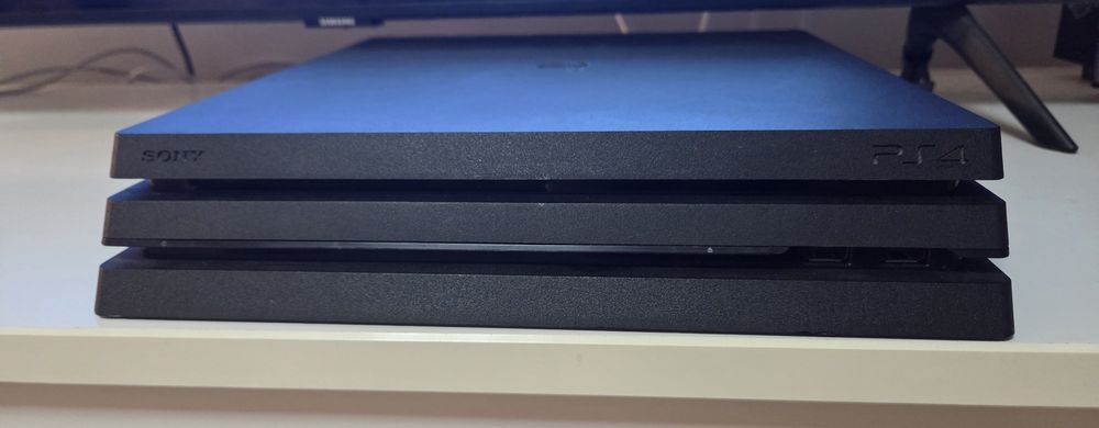 Konsola PS4 PRO 1TB