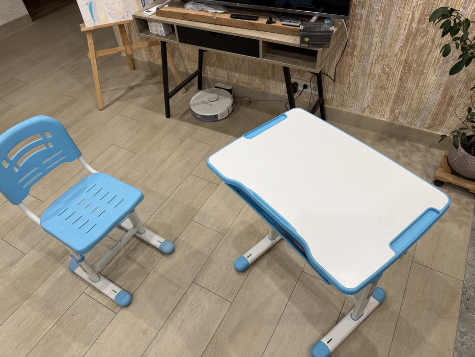 Дитяча парта з регулюванням висоти + стілець (комплект)
