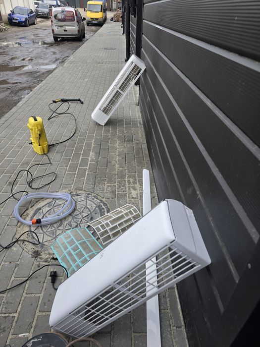 Чистка кондиціонера перед сезоном