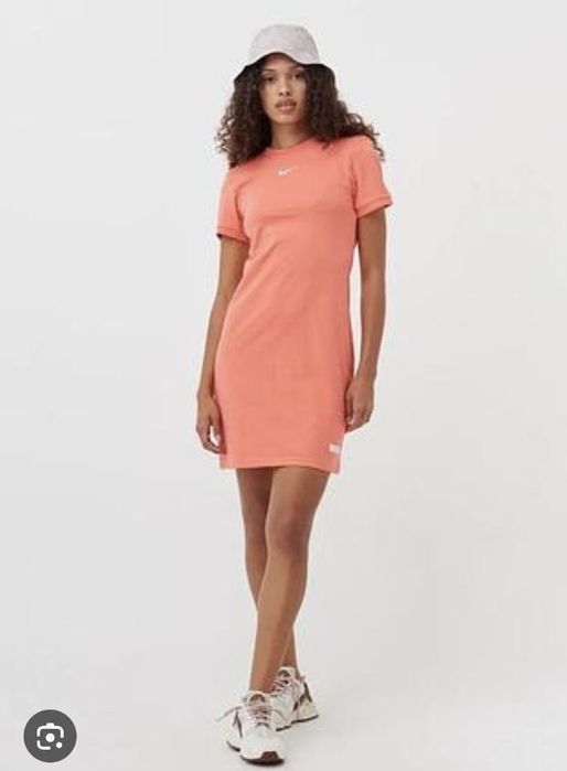 Продам б/у (оригінал) Сукня-футболка Nike T-Shirt Dress "Just Do It"