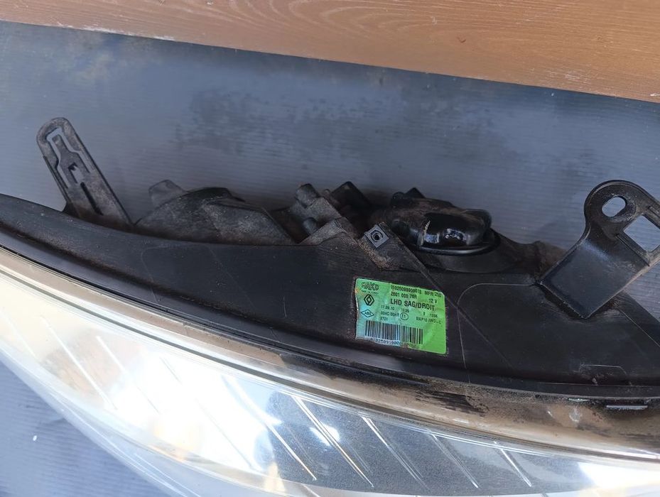 reflektor prawy lewy renault fluence 09-12. 260100076r 260600078r