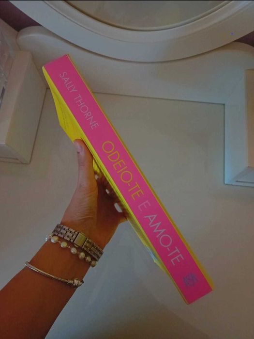 "Odeio-te e amo-te" de Sally Thorne