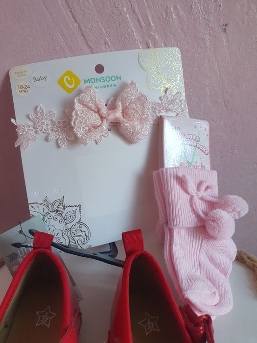 Набір для дівчинки, 1-2.5роки,  рожеві носочки та пов'язка Monsoon