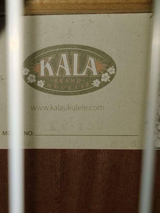 Ukulele Kala KA-15C + Pokrowiec i kapodaster