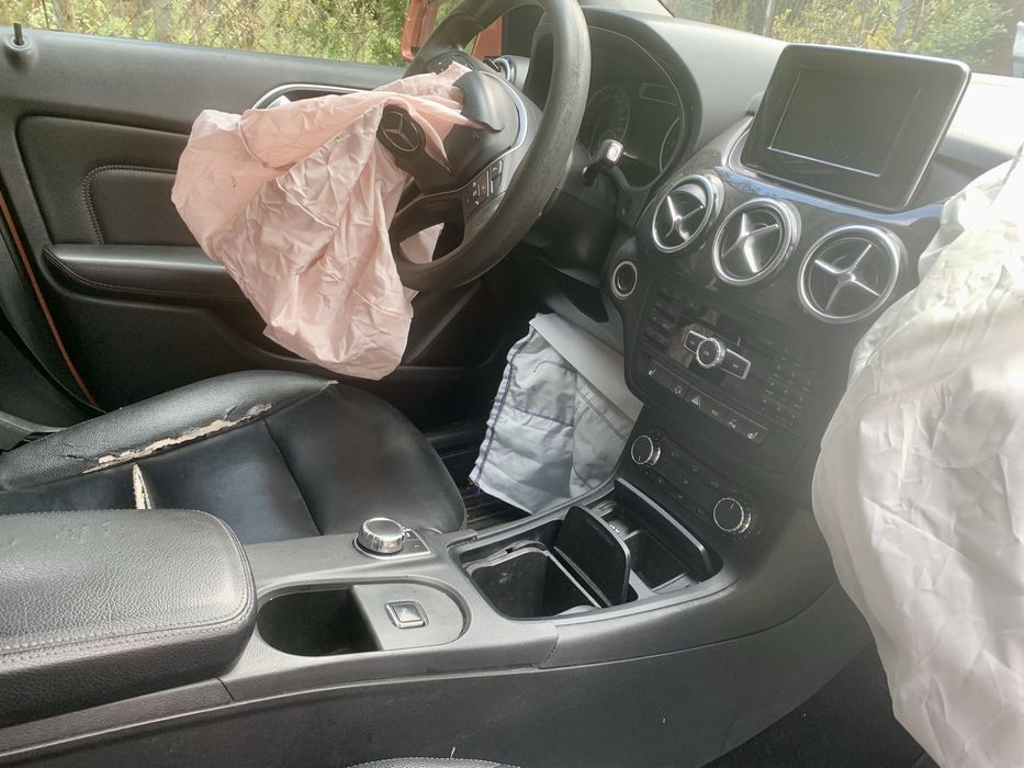 Mercedes B180 CDI automat 2012 POWYPADKOWY uszkodzony na części