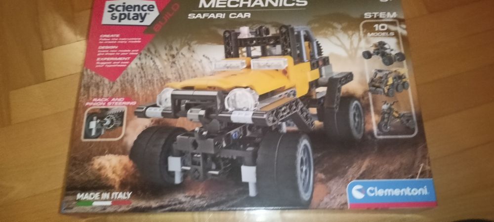 Science & play Mechanics Safari Car