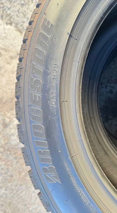 Зимові шини 245 45 R17 Bridgestone