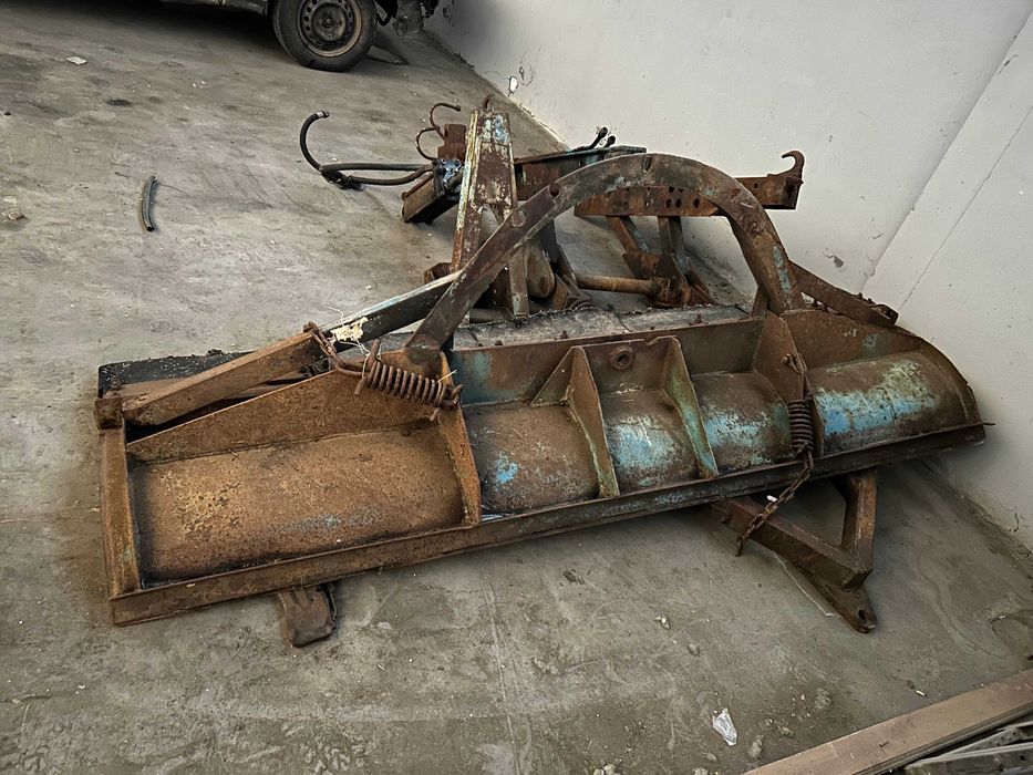 отвал до трактора МТЗ з кронштейном і циліндром