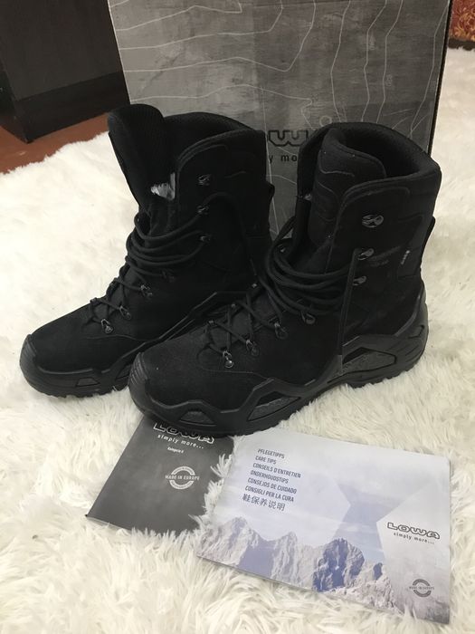 Продаються LOWA берци