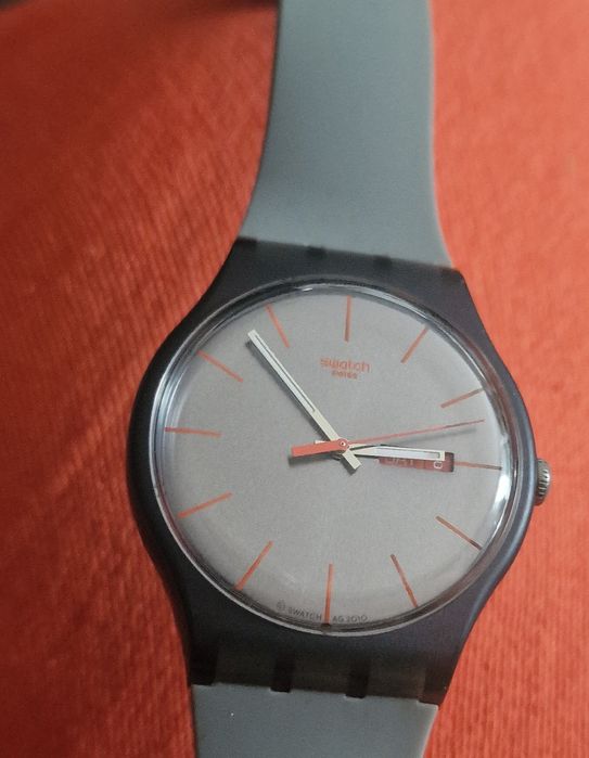 Relógio Swatch Warm Rebel
Analógico SUOM702
