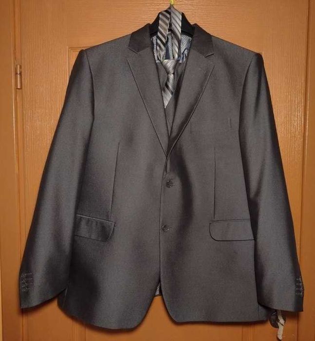 *_* GARNITUR męski szary stalowy wzrost ok. 180cm
