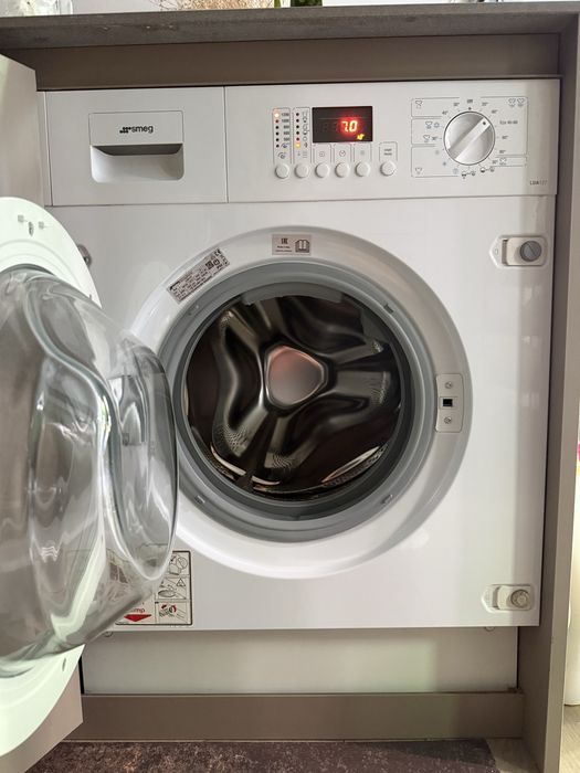 Máquina de lavar e secar encastrável SMEG LSIA127 – 7/4 kg