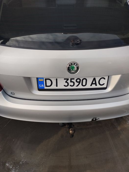 Авто автомобіль машина Skoda fabia 2