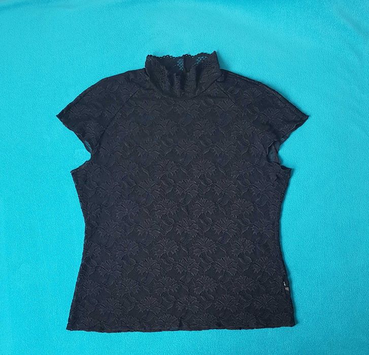 Półgolf koronka L czarna bluzka krótki rękaw polska produkcja Violana