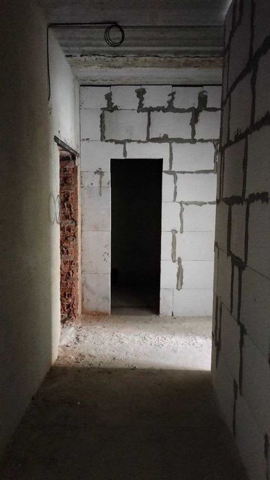 Здана, готова до ремонту 2 к квартира на 1 поверсі