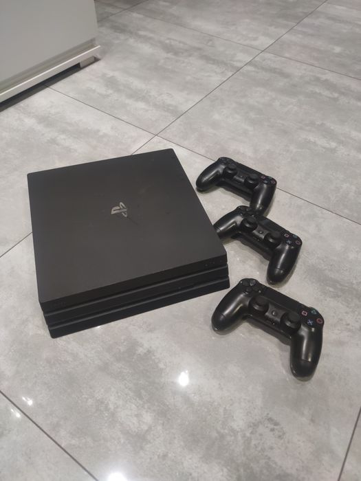 PS 4 PRO 1TB ігрова приставка